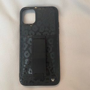 blacked out leopard Walli iphone 11 case
